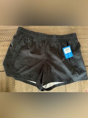 Columbia PFG Uncharted Shorts Women’s XL 4” Inseam Black NWT